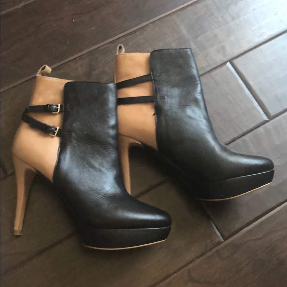 Zara boots in great pre owned condition🌺❤️